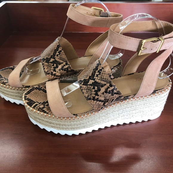 Crown Vintage Wedge Sandals Size 9.5 - Picture 12 of 14